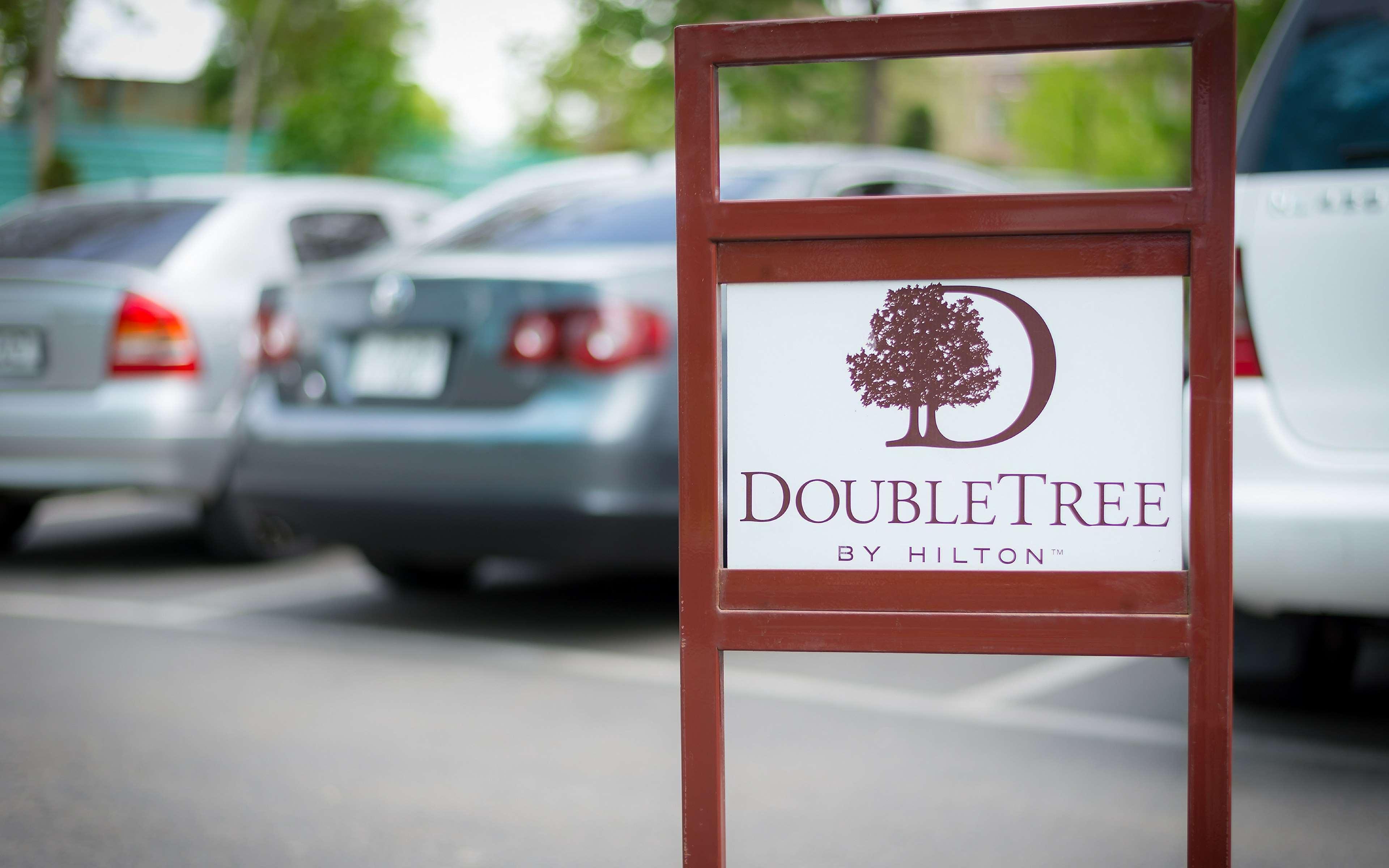 Doubletree By Hilton Yerevan City Centre Dış mekan fotoğraf