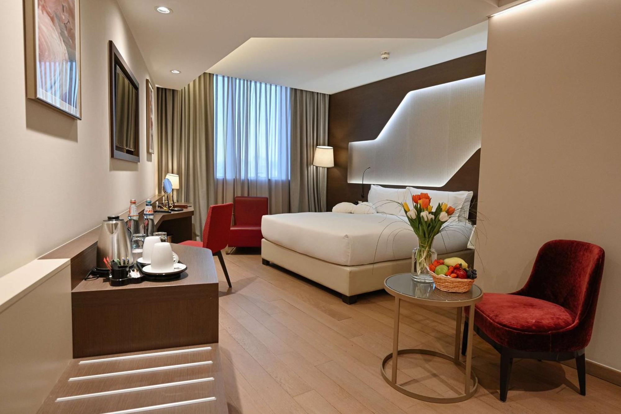 Doubletree By Hilton Yerevan City Centre Dış mekan fotoğraf