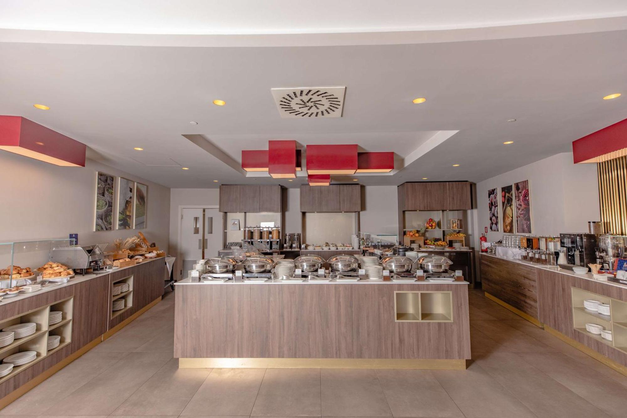 Doubletree By Hilton Yerevan City Centre Dış mekan fotoğraf