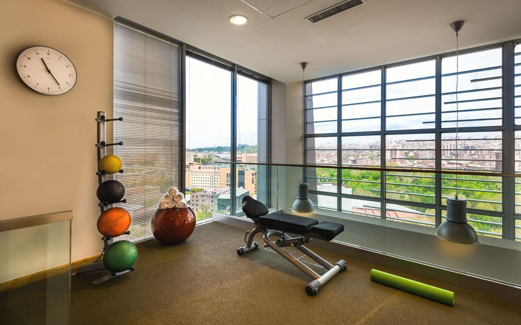 Doubletree By Hilton Yerevan City Centre Dış mekan fotoğraf